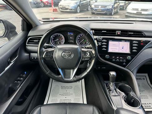 Used 2019 Toyota Camry SE FWD image 21