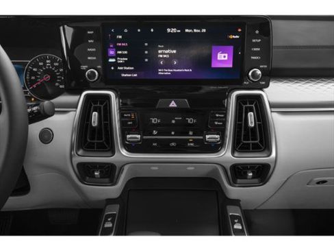 Used 2023 Kia Sorento S w/ Panoramic Sunroof Package FWD image 13