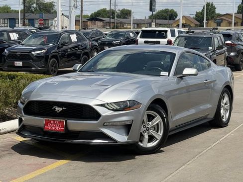 Used 2020 Ford Mustang Coupe RWD image 2