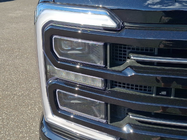 Used 2025 Ford F250 Platinum AWD/4WD image 9
