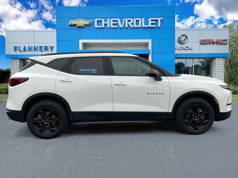 Used 2023 Chevrolet Blazer LT w/ Convenience Package image 6