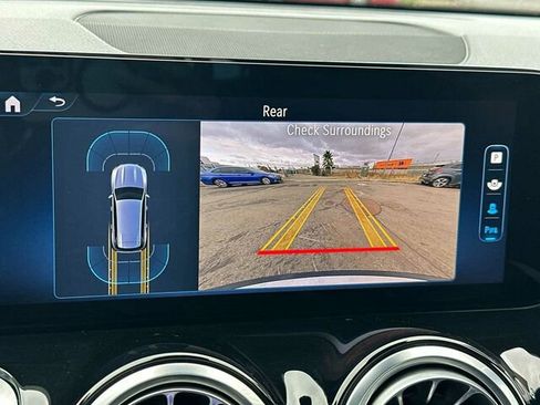 Used 2025 Mercedes-Benz GLB 250 image 24