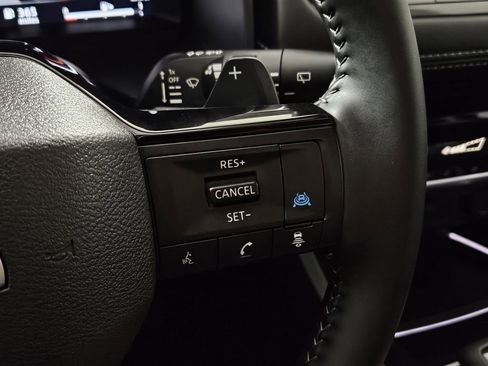 Used 2025 Nissan Rogue SL image 19