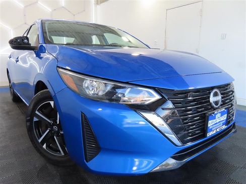Used 2025 Nissan Sentra SV FWD image 2
