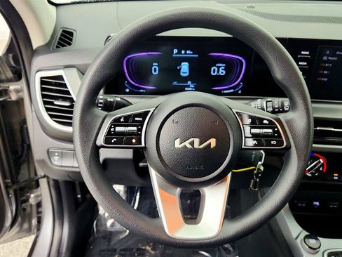 Used 2025 Kia Seltos LX AWD/4WD image 13