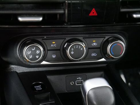 Used 2025 Nissan Kicks S AWD/4WD image 30