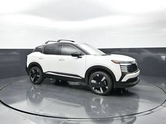 New 2026 Nissan Kicks SR w/ SR Premium Package FWD 360° Tour