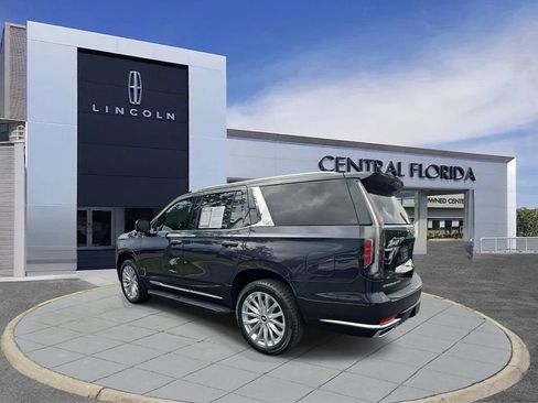 Used 2022 Cadillac Escalade Luxury AWD/4WD image 7