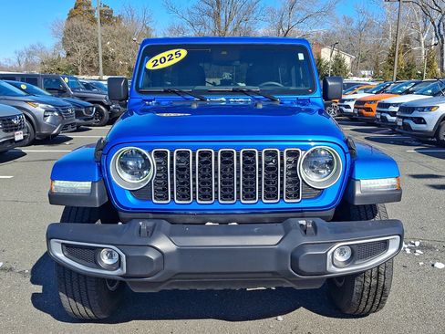 Used 2025 Jeep Wrangler Sahara image 8