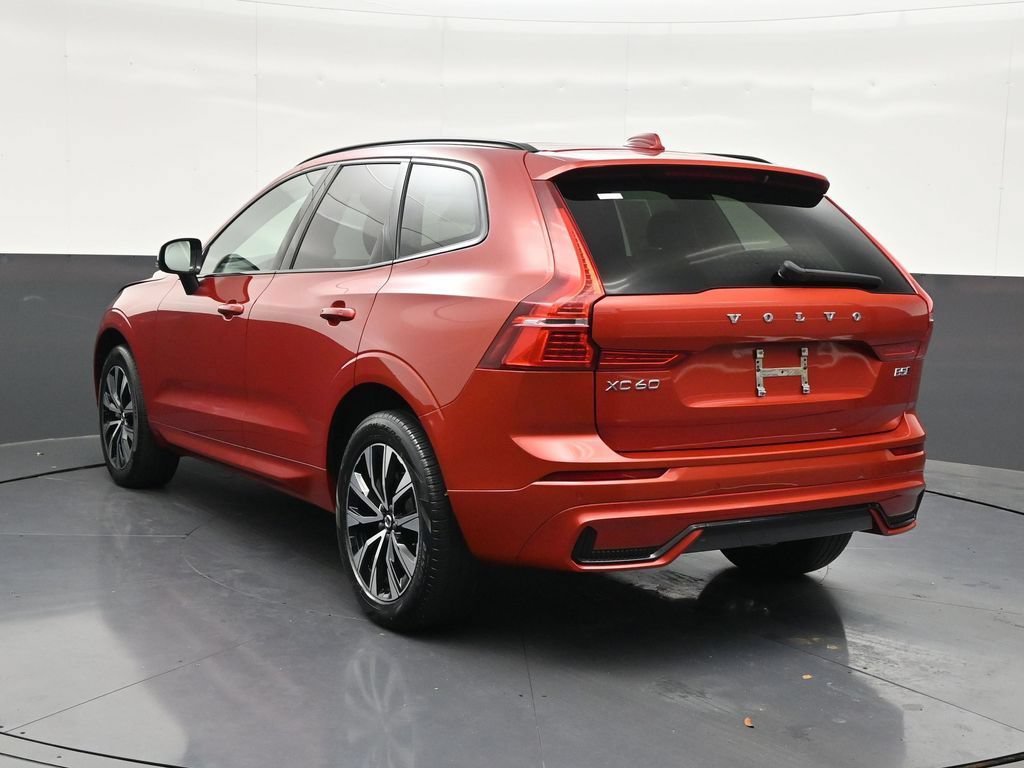 Certified 2024 Volvo XC60 B5 Core AWD/4WD image 3