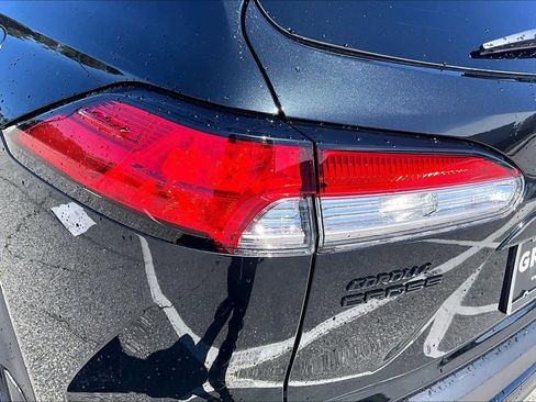 Used 2024 Toyota Corolla Cross SE image 58