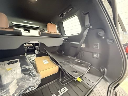 Used 2026 Lexus GX 550 image 36