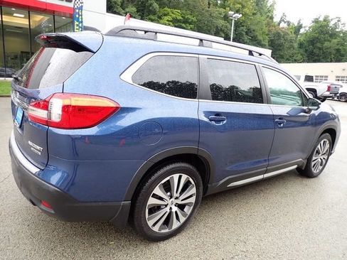 Used 2022 Subaru Ascent Limited w/ Technology Package AWD/4WD image 4