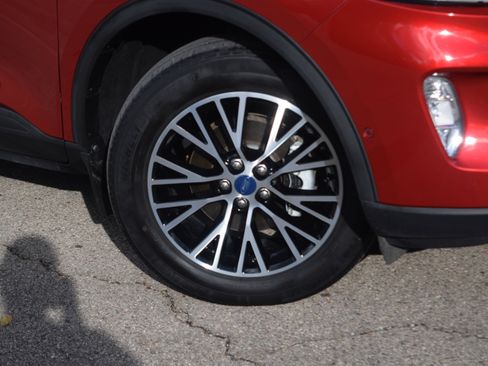 Certified 2022 Ford Escape Titanium w/ Titanium Premium Package image 30