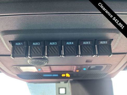 Used 2024 Ford Bronco Badlands image 39