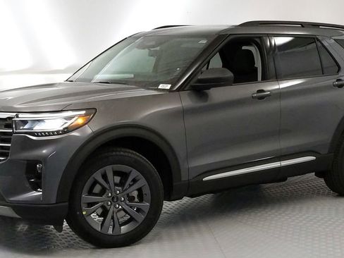 New 2025 Ford Explorer Active w/ Active Comfort Package image 7