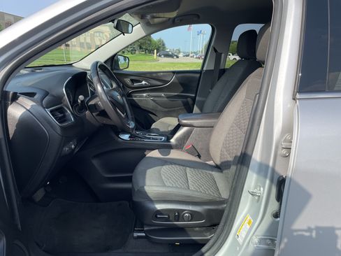 Used 2018 Chevrolet Equinox LT FWD image 16