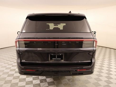 New 2025 Lincoln Navigator L Reserve w/ Jet Appearance Package AWD/4WD image 23