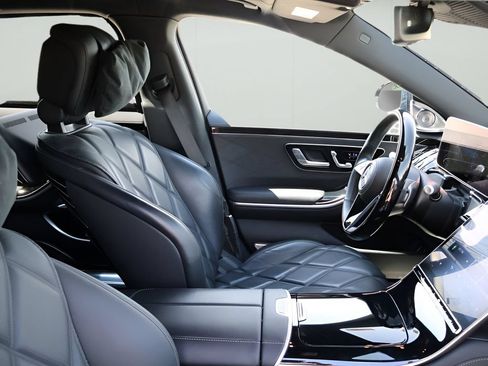 Certified 2024 Mercedes-Benz Maybach S 580 4MATIC image 11