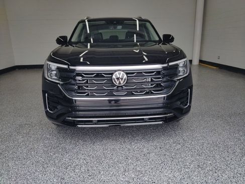 New 2026 Volkswagen Atlas SEL Premium R-Line AWD/4WD image 2