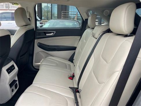 Used 2022 Ford Edge Titanium AWD/4WD image 21