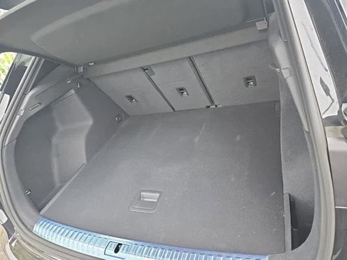 Used 2023 Audi Q3 2.0T Premium w/ Black Optic Sport Package image 11