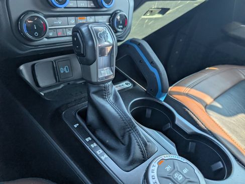 Used 2022 Ford Bronco Outer Banks AWD/4WD image 11