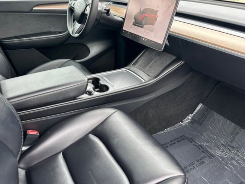 Used 2023 Tesla Model Y Long Range image 19