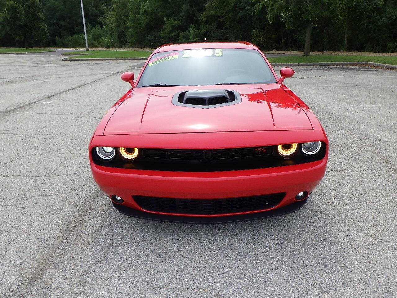 Used 2016 Dodge Challenger R/T RWD image 4