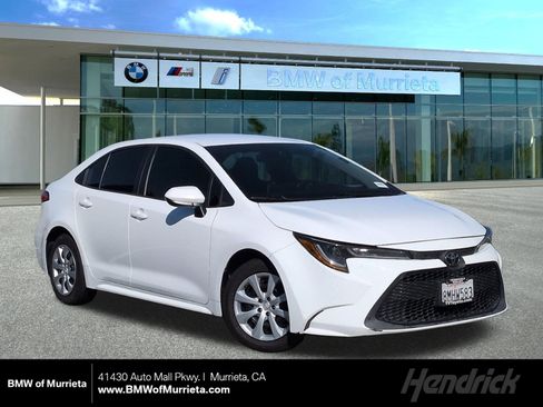 Used 2020 Toyota Corolla LE image 1