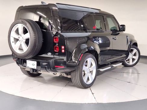 Used 2023 Land Rover Defender 110 X-Dynamic SE image 2