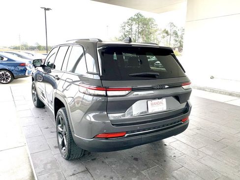 Used 2023 Jeep Grand Cherokee Altitude image 7