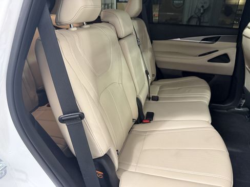 Used 2022 Lincoln Corsair AWD w/ Premium Package image 32