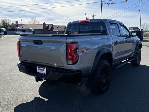 Used 2024 Chevrolet Colorado Trail Boss w/ Technology Package image 3