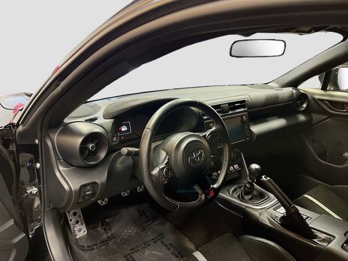 Used 2024 Toyota GR86 Premium RWD image 9