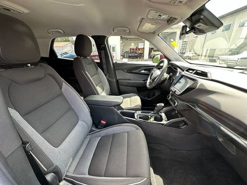 Used 2022 Chevrolet TrailBlazer LT w/ Convenience Package FWD image 25