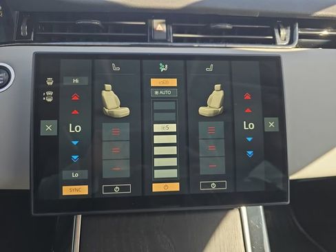 Used 2025 Land Rover Range Rover Evoque S image 27