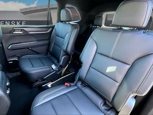 New 2026 GMC Acadia Elevation w/ Elevation Premium Package AWD/4WD image 11