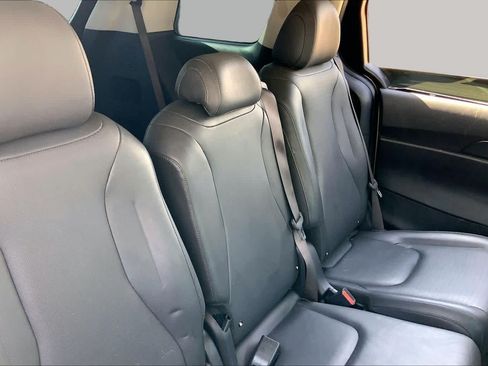 Used 2025 Kia Carnival SX Prestige FWD image 20