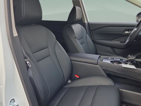New 2026 Nissan Rogue SV w/ SV Premium Package FWD image 15