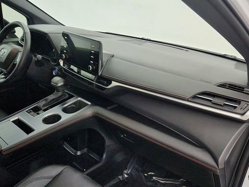 Used 2023 Toyota Sienna XSE image 25