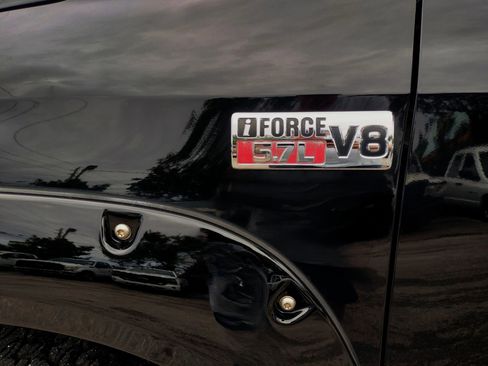 Used 2012 Toyota Tundra 4x4 Double Cab w/ SR5 Pkg image 9