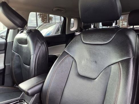 Used 2022 Jeep Compass Limited image 17