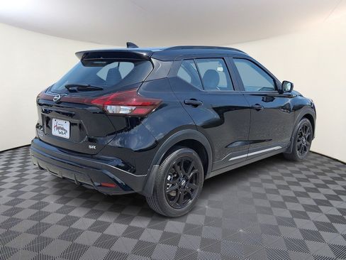 Used 2023 Nissan Kicks SR w/ SR Premium Package FWD image 6