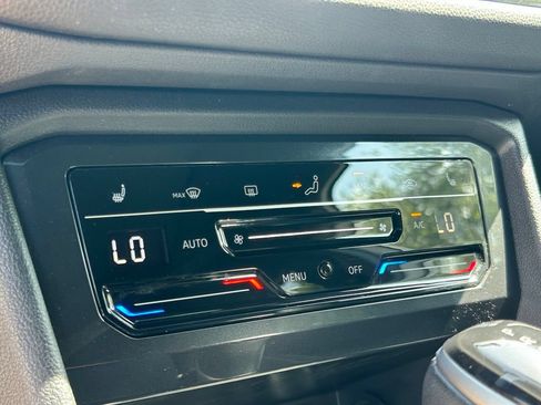 Certified 2023 Volkswagen Tiguan SE R-Line FWD image 33