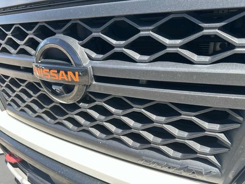 Used 2021 Nissan Titan PRO-4X w/ Pro-4x Convenience Package AWD/4WD image 9