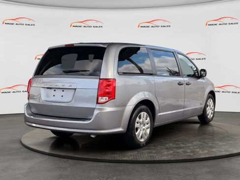 Used 2019 Dodge Grand Caravan SE image 8