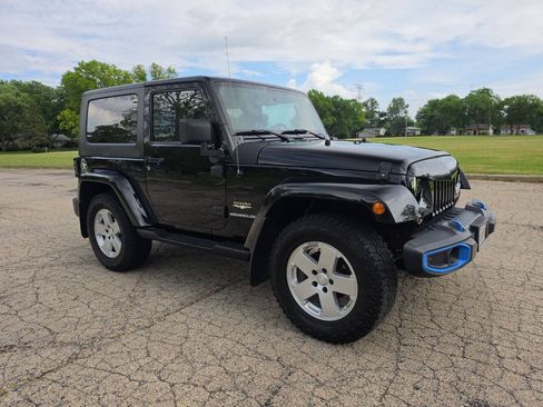 Used 2009 Jeep Wrangler Sahara w/ Dual Top Group AWD/4WD image 7