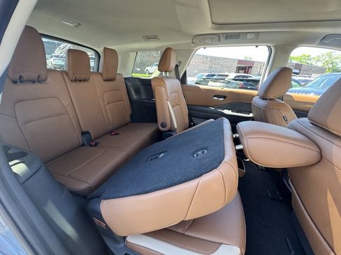 New 2026 Nissan Pathfinder Platinum AWD/4WD image 16