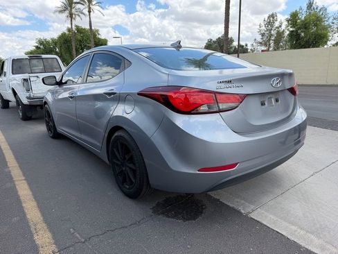 Used 2016 Hyundai Elantra SE FWD image 3